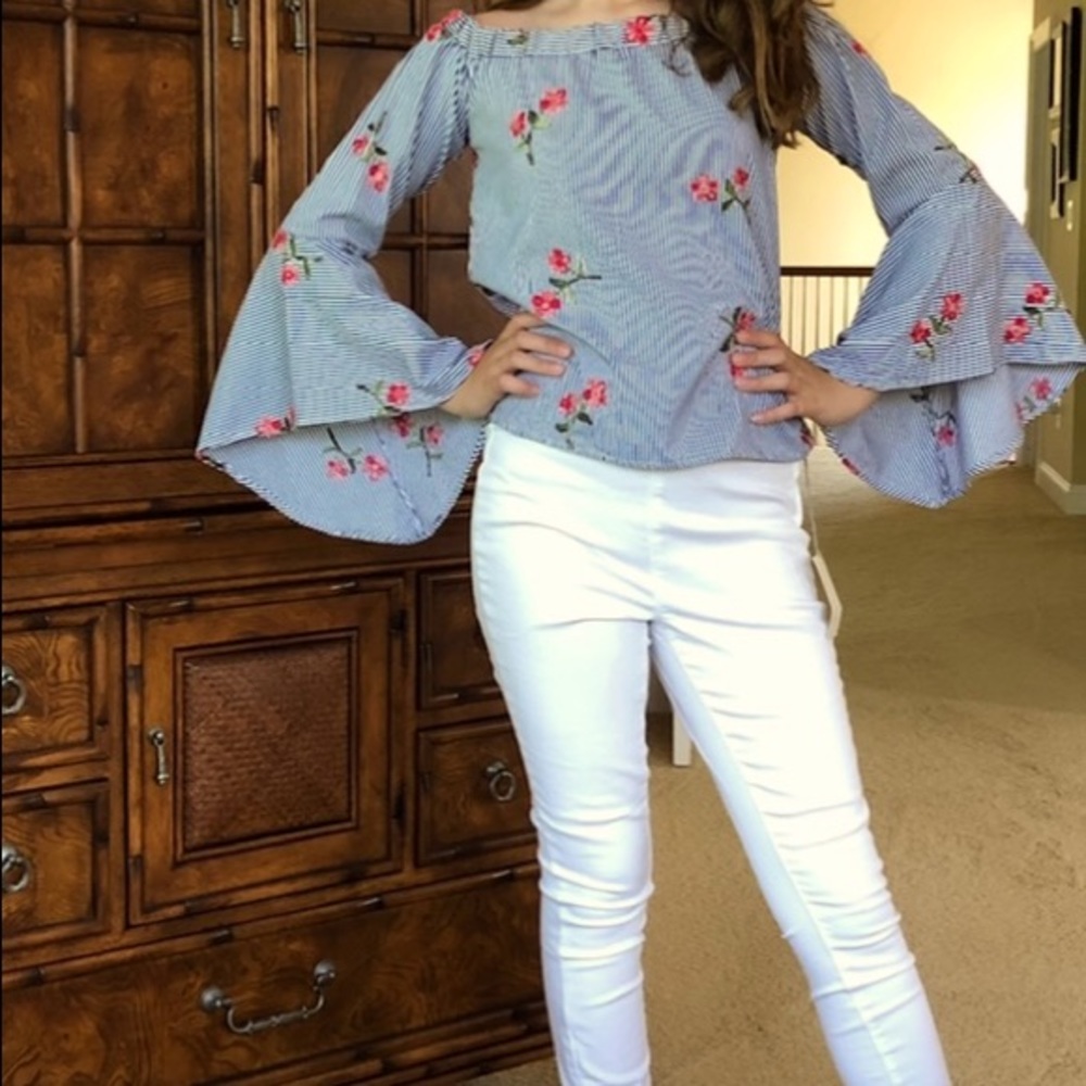 Off the shoulder stripe blouse with beautiful embroidered flowers size small